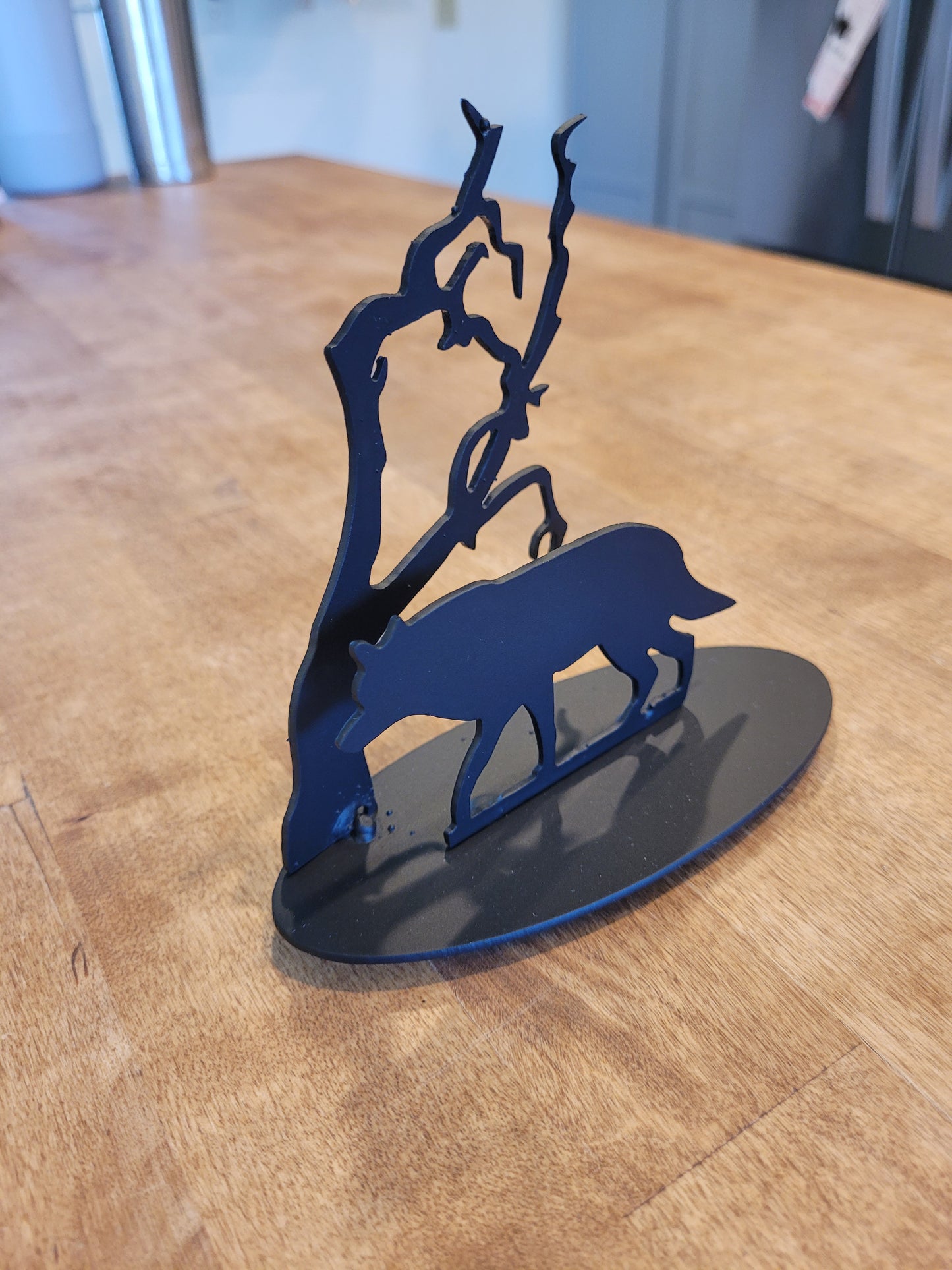 Sculpture - Lone wolf