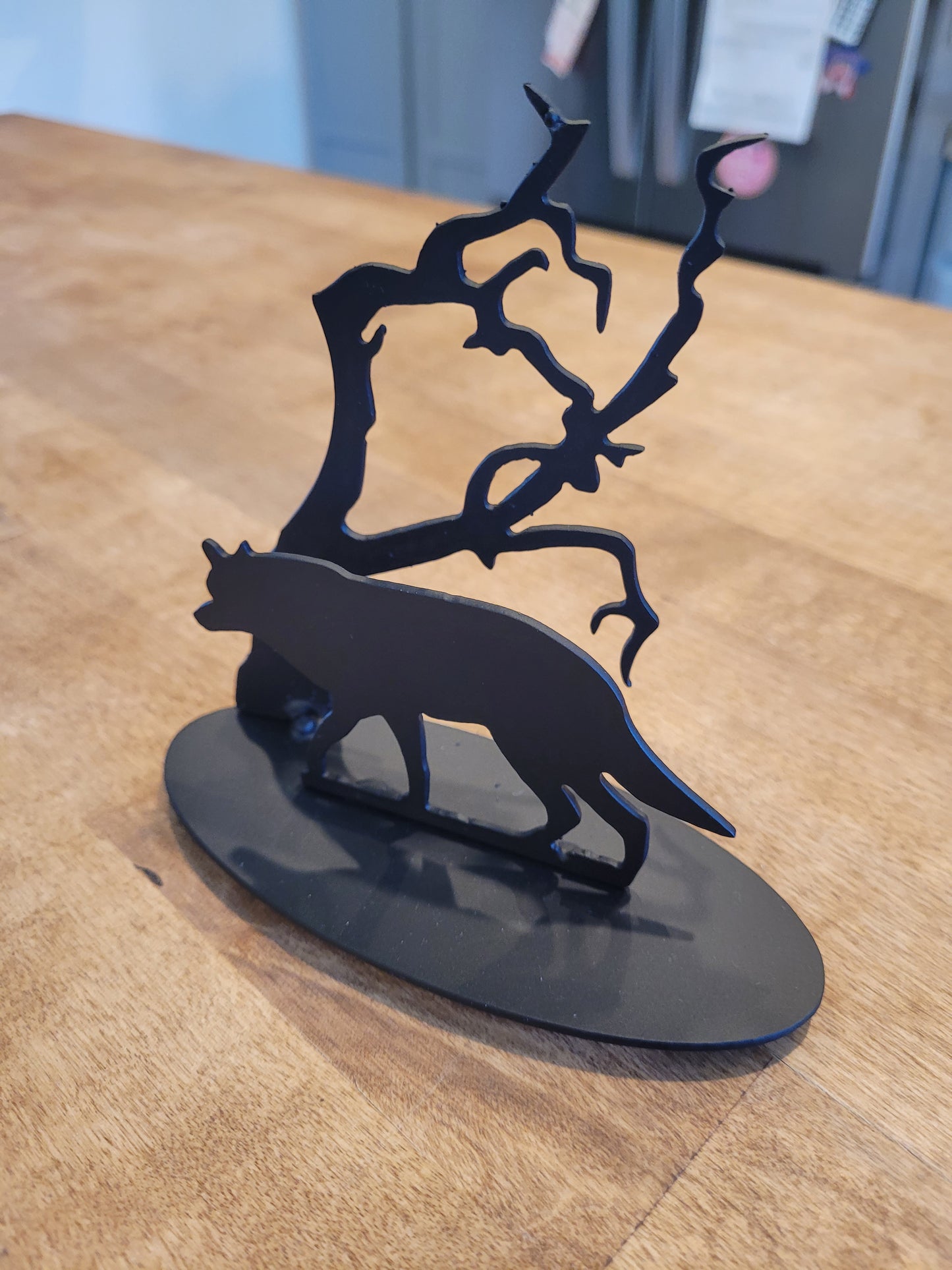 Sculpture - Lone wolf